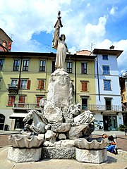 Italia turrita in Lovere (Bergamo).