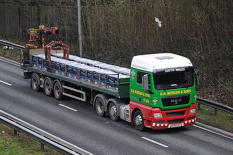 File:MAN flatbed truck on the A40 in Monmouth, Wales.jpg