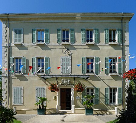 Mairie Châteauneuf du Rhône 2011 09 22 036