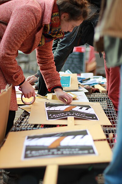 File:Manifestation NoCulture? - Bruxelles 13⁄12⁄2013 (07).jpg