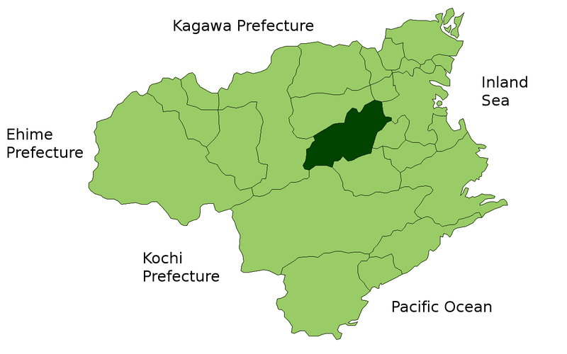 File:Map Kamiyama,Tokushima en.png