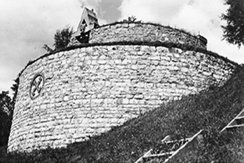 File:Memorial in Jekabpils. 1924.png