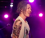 Miyavi, 2017'de Budapeşte'de A38'de performans sergiliyor