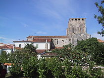 Chiesa di Saint-Pierre (XI - XII secolo)