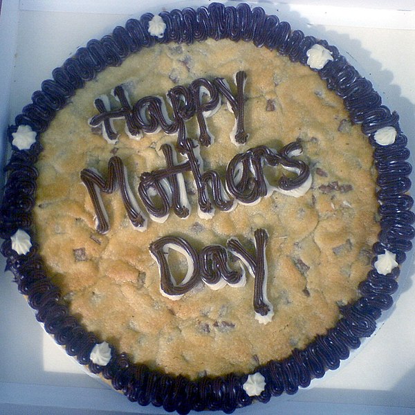 صورة:Mother's Day cake.jpg