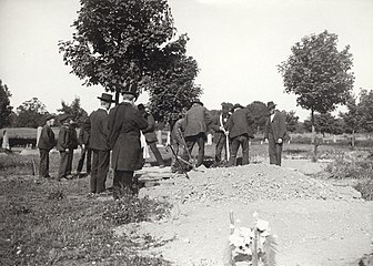 Begravning på Torsås kyrkogård, 1904