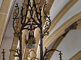 English: Detail of the north side altar of the chapel of Schloss Blutenburg. Deutsch: Detail des nördlichen Seitenaltars der Schlosskapelle Blutenburg.