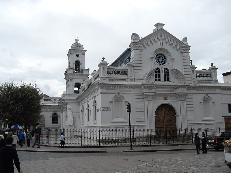 File:OldCathedral.Cuenca.JPG