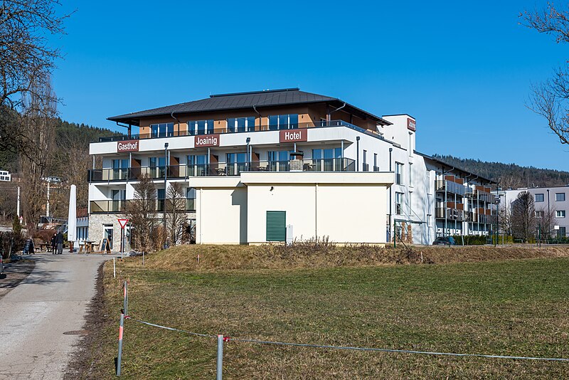 File:Pörtschach Goritschach Kochwirtplatz 4 Gasthof Hotel Joainig 05032023 3591.jpg