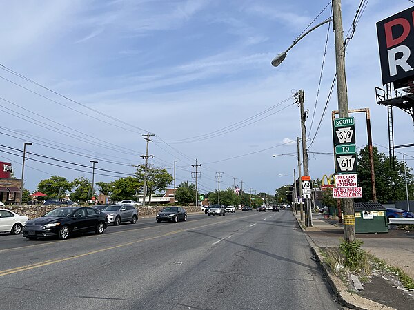 PA 309 southbound along Cheltenham Avenue on the border of Philadelphia and Cheltenham Township