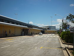 Empfangsgebäude des Flughafens George