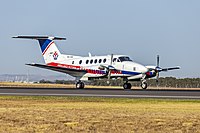 Pel-Air Aviation, nasmlouvaná pro Ambulance Victoria, (VH-VAI) Raytheon Beech Super King Air B200C pojíždění na letišti Avalon během 2019 Australian International Airshow (1).jpg