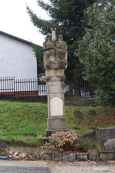 File:Pernek memorial.JPG