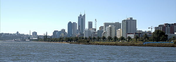 Perth Water, viewed from Heirisson Island in 2005