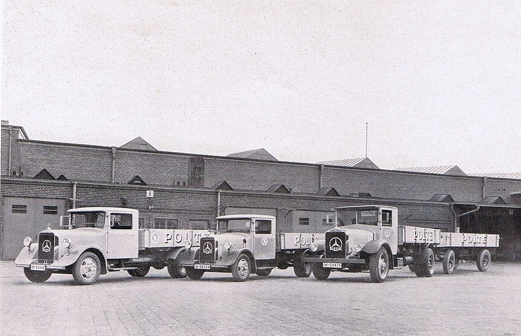 Die Polte Armaturen- und Maschinenfabrik OHG ( Magdeburg ) 1024px-Polte-Werke%2C_LKW_Fuhrpark%2C_1935