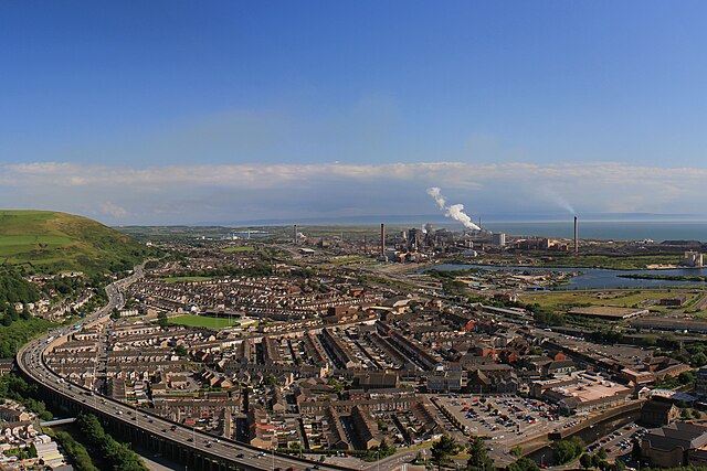 Image: Port Talbot panorama from hillside   Swansea Bay   panoramio (1) (cropped)