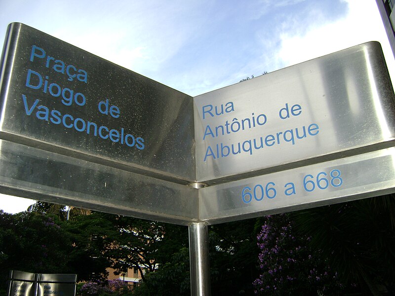 File:Praça Diogo de Vasconcelos.JPG