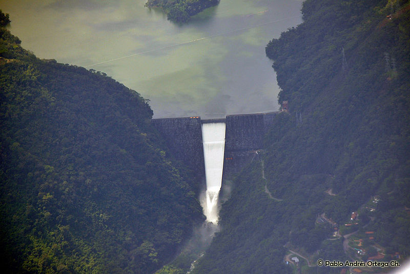 Presa PatÃ¡ngoras - RÃ­o La Miel (5572819555).jpg