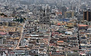 Quito as from panecillo Basilica