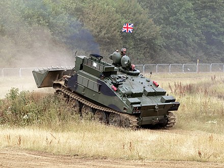 Combat engineering. Инженерная машина fv180. Fv180 Combat Engineer tractor. M9 Armored Combat Engineer. Brown Tracktor.