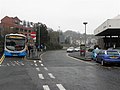 Bushaltestelle neben dem Bahnhof