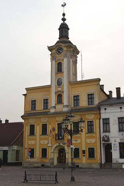 File:Ratusz, Skoczów.jpg