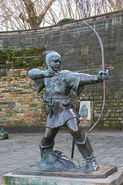 File:Robin Hood statue, Nottingham Castle 1.jpg