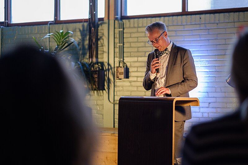 File:Roel Masselink bij de D66 Utrecht nieuwjaarsborrel (49410126098).jpg