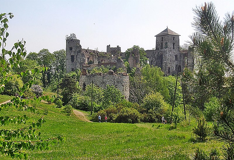 File:Rudno - zamek Tenczyn;;;;.jpg