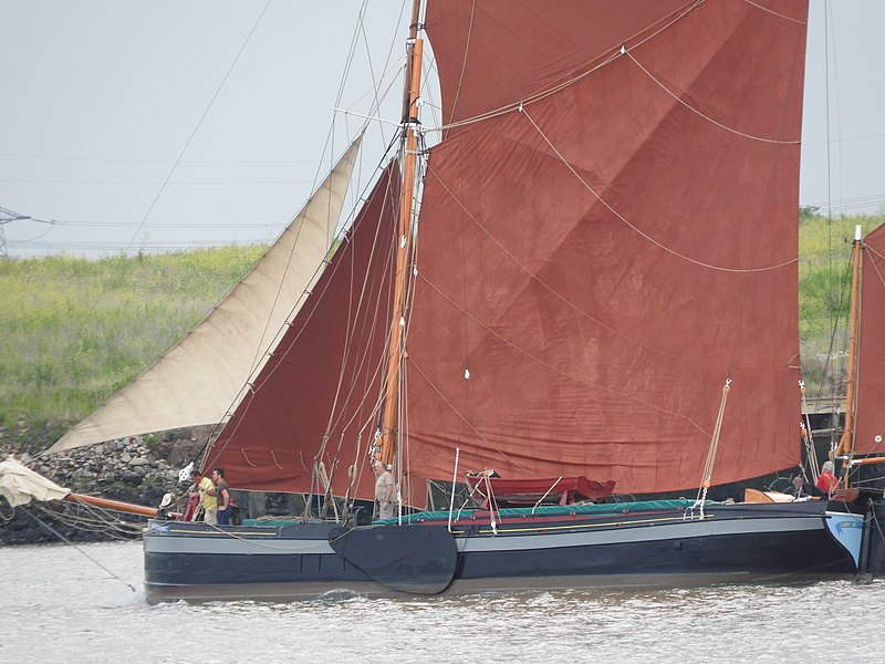 File:SB Lady of the Lea from Gillingham Pier 4486.JPG