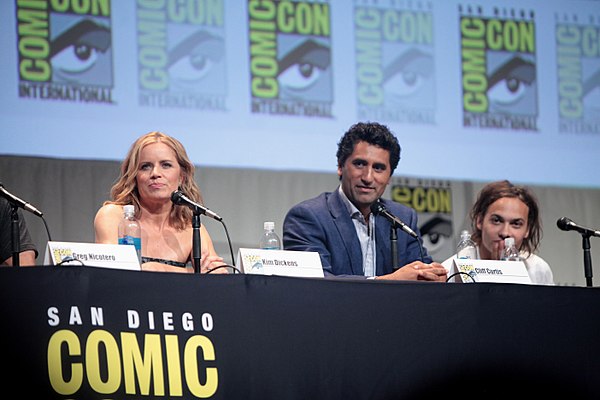 Kim Dickens, Cliff Curtis and Frank Dillane speaking at the 2015 San Diego Comic Con International, for Fear the Walking Dead.