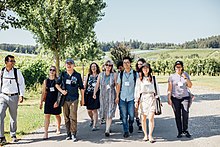 Nobel Laureate Donna Strickland during a Science Walk with young scientists at the 69th Lindau Meeting 2019. Foto: J. Nimke/Lindau Nobel Laureate Meetings SWalk.jpg