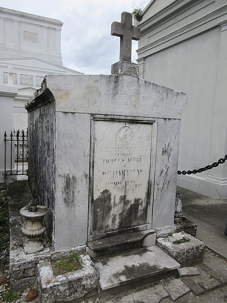 File:S Louis Cemetery 1 New Orleans LA 1 Nov 2017 18.jpg