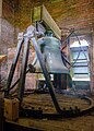 Klokkenstoel in de toren met de in 1948 geplaatste klok.