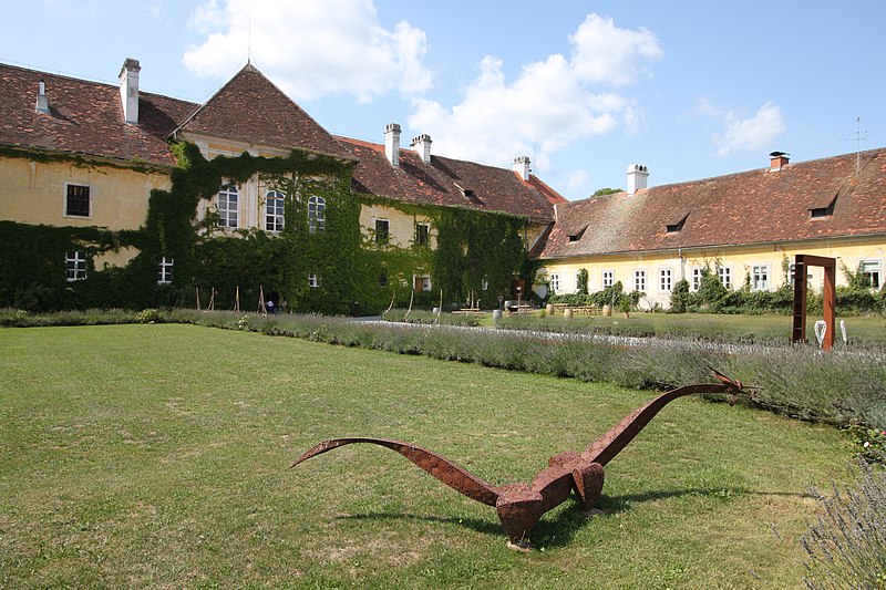 File:Schloss Kohfidisch 04.jpg