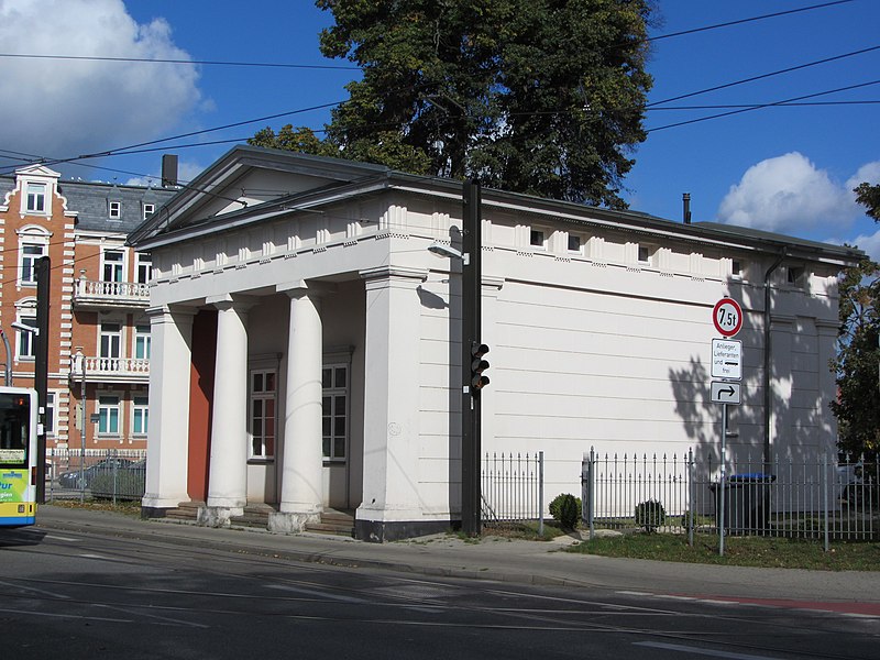 File:Schwerin Platz der Jugend 13 Torhaus Berliner Tor 2012-09-30 015.JPG