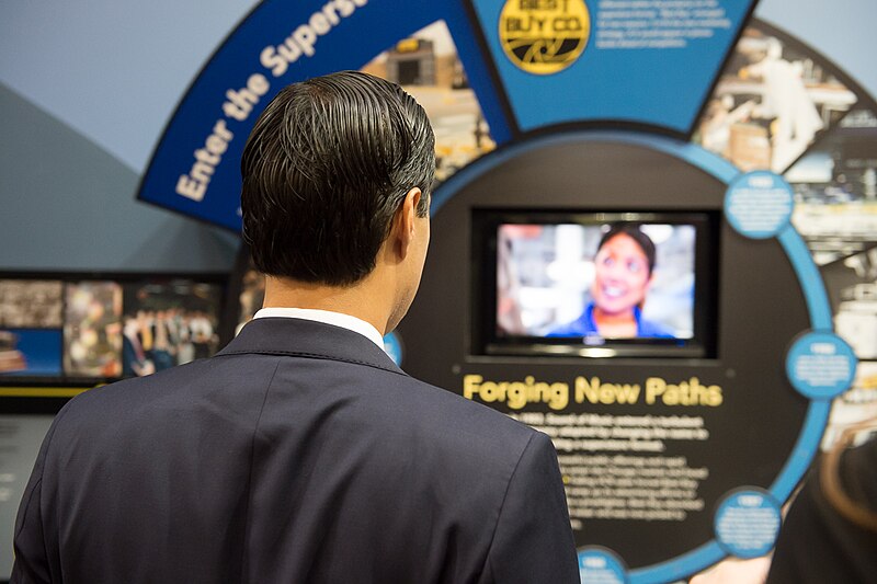 File:Secretary Castro in Minneapolis Minnesota (22722014375).jpg