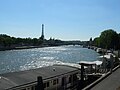 Vue depuis la rive droite de la Seine.