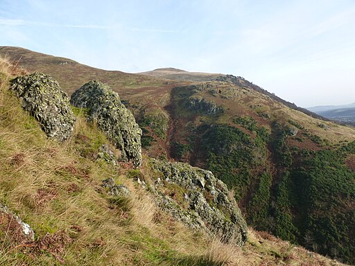 Small outcrops on Wee Torry - geograph.org.uk - 3236669