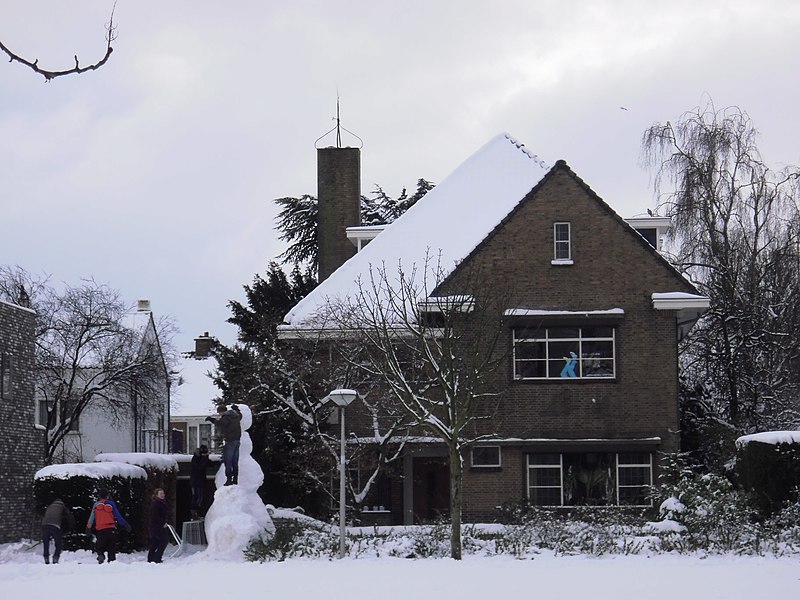 File:Snowman - Delft - 2009 - panoramio.jpg