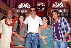 (from right) Rituraj Singh, Rati Pandey, Sonu Sood, Sheeba Chaddha and Sumit Vats, on the sets of Hitler Didi during the promotion of film Maximum (2012) Sonu sood on the sets of Hitler Didi.jpg