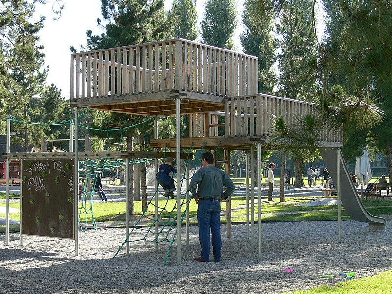 File:Spielplatz Josefwiese.JPG