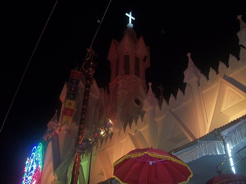 File:St. George Orthodox Church, Chandanapally in Lights (TUI) - 2016.JPG