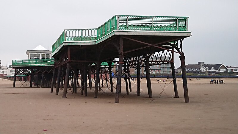 File:St Annes Pier South View.jpg