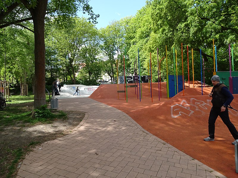 File:Stadtteilpark Linden-Süd 2019-05 Foto 2.jpg