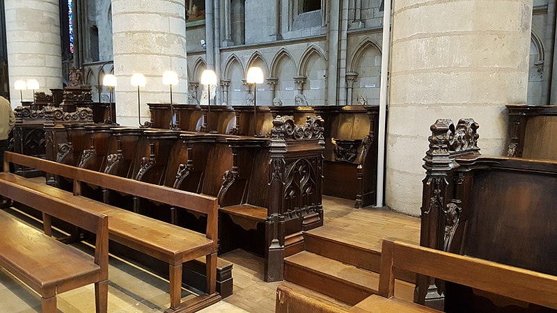 File:Stalles de la cathédrale de Rouen 3.jpg