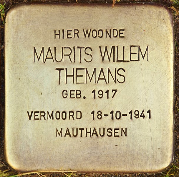 File:Stolperstein für Maurits Willem Themans (Almelo).jpg