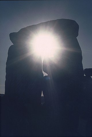 <span class="mw-page-title-main">Archaeoastronomy and Stonehenge</span> Stonehenges use in tracking seasons