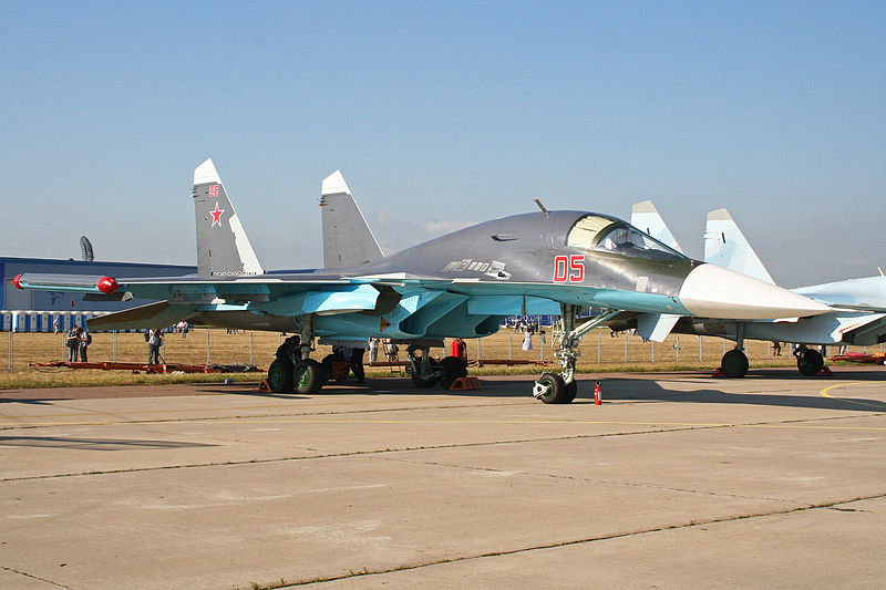 File:Sukhoi Su-34 Fullback 05 red (8581950039).jpg