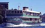 Sidney feribotu LADY MCKELL Circular Quay sınırı 30 Aralık 1970'de Kirribilli Noktasını geçerken